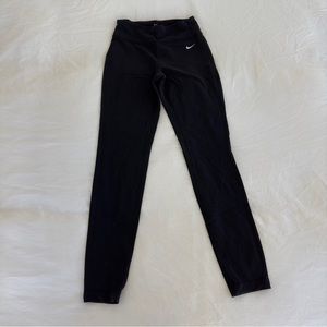 Black Nike leggings